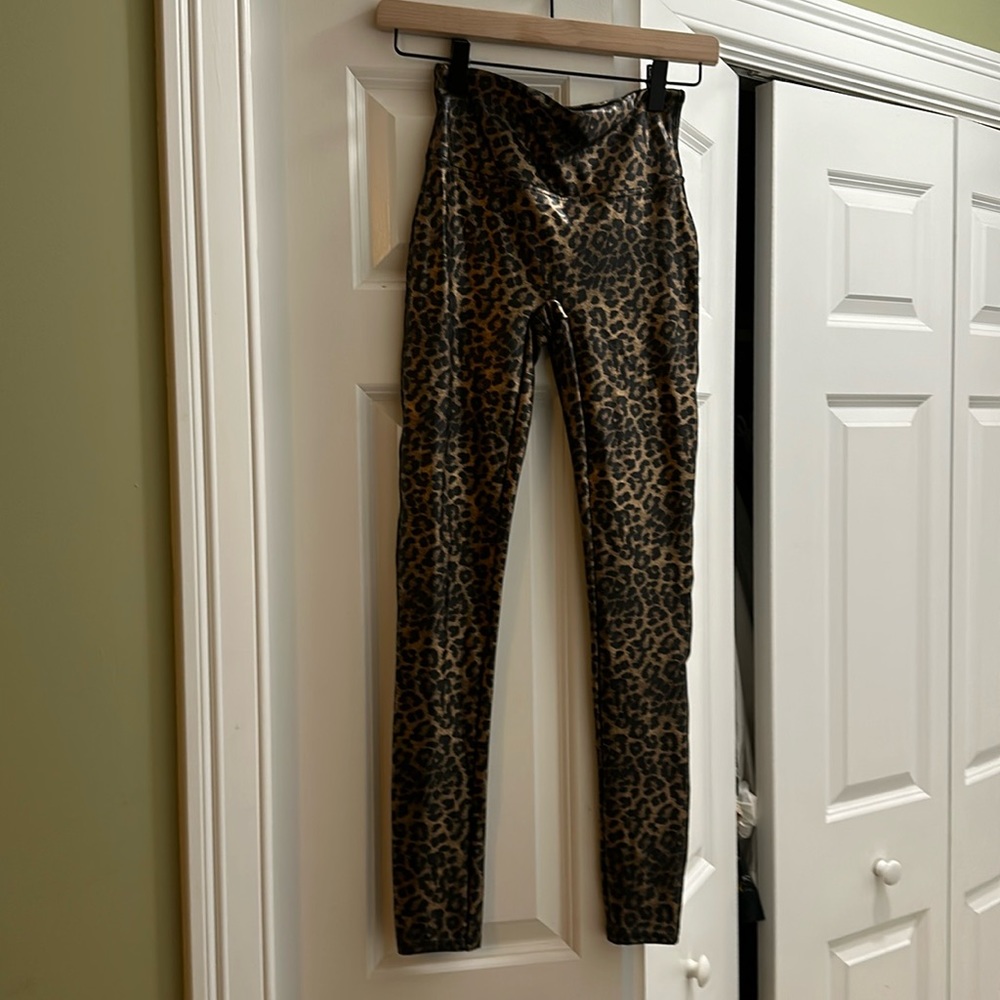 Spanx Leopard Print Legging Size Small - image 1